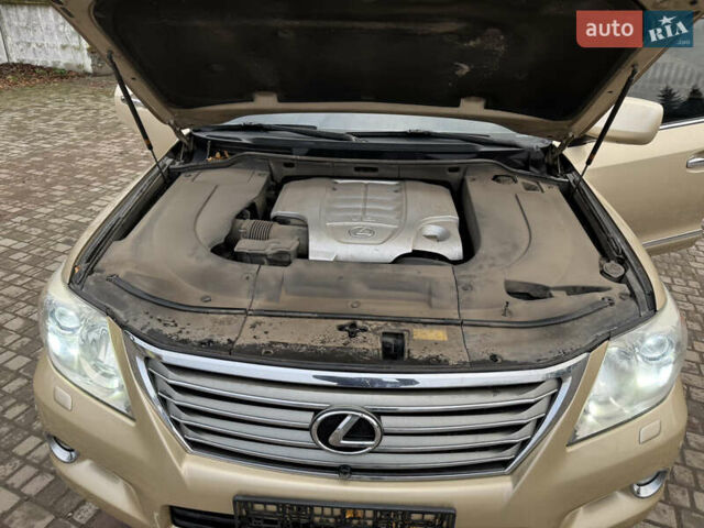 Бежевый Лексус ЛХ, объемом двигателя 5.66 л и пробегом 205 тыс. км за 18999 $, фото 22 на Automoto.ua