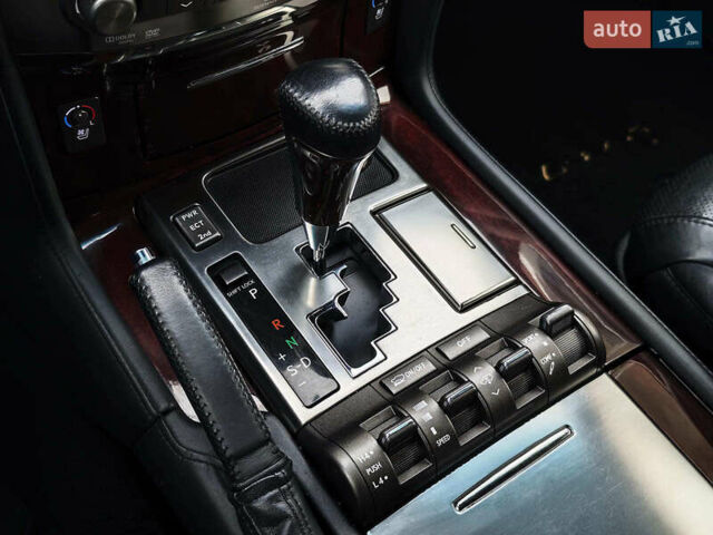 Бежевый Лексус ЛХ, объемом двигателя 5.7 л и пробегом 270 тыс. км за 29890 $, фото 32 на Automoto.ua