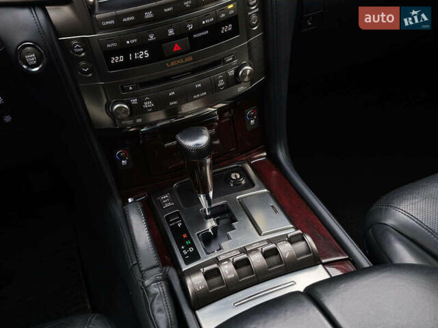 Бежевый Лексус ЛХ, объемом двигателя 5.7 л и пробегом 270 тыс. км за 29890 $, фото 37 на Automoto.ua