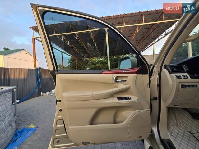 Бежевый Лексус ЛХ, объемом двигателя 5.66 л и пробегом 220 тыс. км за 25500 $, фото 13 на Automoto.ua