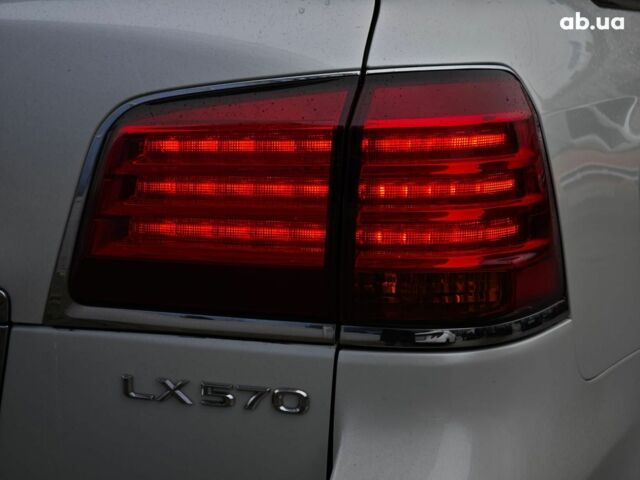 Бежевий Лексус ЛХ, об'ємом двигуна 5.7 л та пробігом 270 тис. км за 29890 $, фото 12 на Automoto.ua