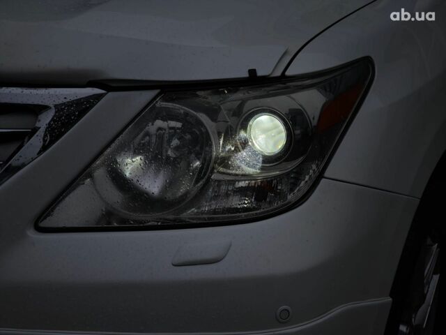 Бежевий Лексус ЛХ, об'ємом двигуна 5.7 л та пробігом 270 тис. км за 29890 $, фото 4 на Automoto.ua