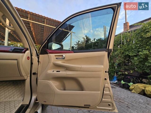 Бежевый Лексус ЛХ, объемом двигателя 5.66 л и пробегом 220 тыс. км за 25500 $, фото 14 на Automoto.ua