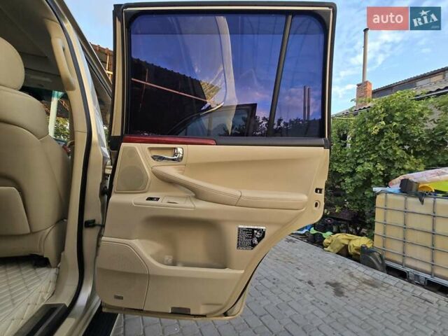 Бежевый Лексус ЛХ, объемом двигателя 5.66 л и пробегом 220 тыс. км за 25500 $, фото 15 на Automoto.ua