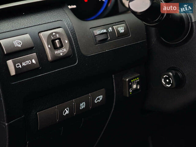 Бежевый Лексус ЛХ, объемом двигателя 5.7 л и пробегом 270 тыс. км за 29890 $, фото 25 на Automoto.ua