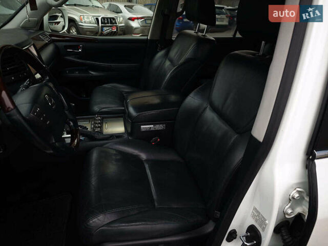 Бежевый Лексус ЛХ, объемом двигателя 5.7 л и пробегом 270 тыс. км за 29890 $, фото 20 на Automoto.ua