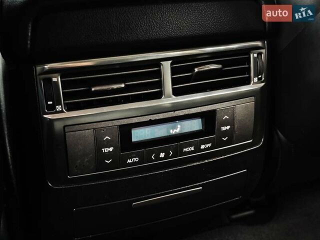 Бежевый Лексус ЛХ, объемом двигателя 5.7 л и пробегом 270 тыс. км за 29890 $, фото 15 на Automoto.ua