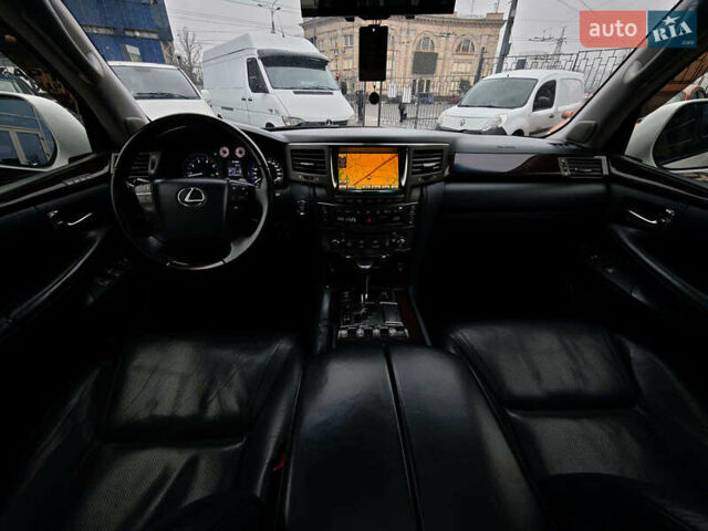 Бежевый Лексус ЛХ, объемом двигателя 5.7 л и пробегом 270 тыс. км за 29890 $, фото 38 на Automoto.ua