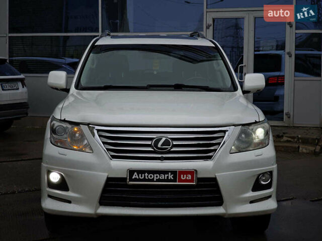 Бежевый Лексус ЛХ, объемом двигателя 5.7 л и пробегом 270 тыс. км за 29890 $, фото 2 на Automoto.ua
