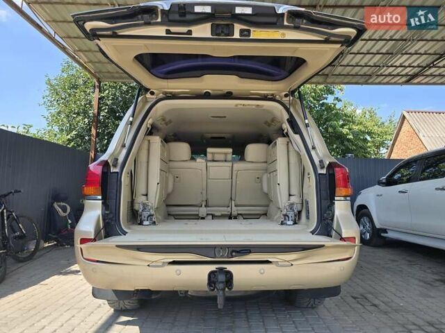 Бежевый Лексус ЛХ, объемом двигателя 5.66 л и пробегом 220 тыс. км за 25500 $, фото 23 на Automoto.ua