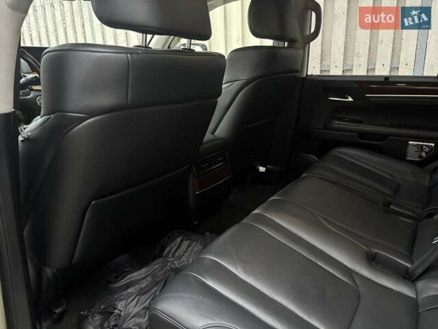 Бежевый Лексус ЛХ, объемом двигателя 4.5 л и пробегом 210 тыс. км за 51000 $, фото 21 на Automoto.ua