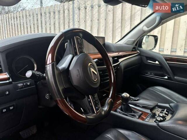 Бежевый Лексус ЛХ, объемом двигателя 4.5 л и пробегом 210 тыс. км за 51000 $, фото 33 на Automoto.ua