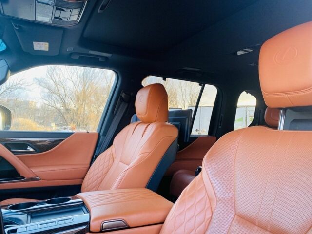 Бежевий Лексус ЛХ, об'ємом двигуна 3.5 л та пробігом 80 тис. км за 100000 $, фото 15 на Automoto.ua