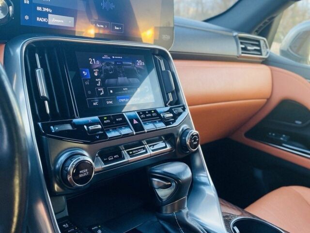 Бежевий Лексус ЛХ, об'ємом двигуна 3.5 л та пробігом 80 тис. км за 100000 $, фото 9 на Automoto.ua