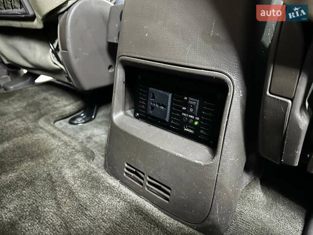 Черный Лексус ЛХ, объемом двигателя 4.5 л и пробегом 130 тыс. км за 17000 $, фото 19 на Automoto.ua