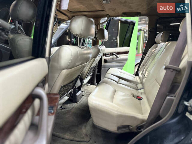 Черный Лексус ЛХ, объемом двигателя 4.5 л и пробегом 130 тыс. км за 17000 $, фото 12 на Automoto.ua