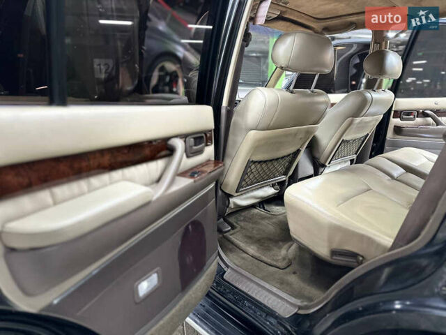 Черный Лексус ЛХ, объемом двигателя 4.5 л и пробегом 130 тыс. км за 17000 $, фото 13 на Automoto.ua