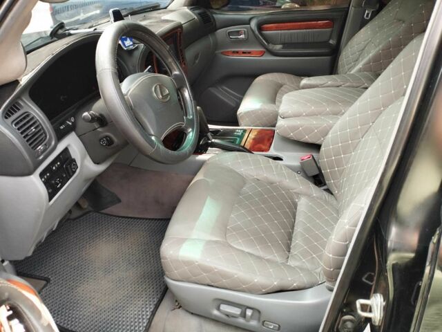 Черный Лексус ЛХ, объемом двигателя 4.7 л и пробегом 330 тыс. км за 11999 $, фото 14 на Automoto.ua