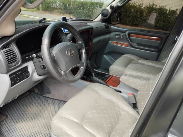 Черный Лексус ЛХ, объемом двигателя 4.7 л и пробегом 330 тыс. км за 11999 $, фото 22 на Automoto.ua