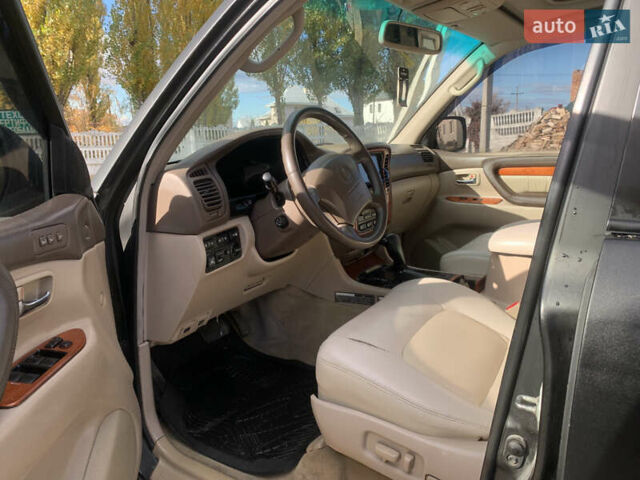 Черный Лексус ЛХ, объемом двигателя 4.66 л и пробегом 403 тыс. км за 8900 $, фото 8 на Automoto.ua