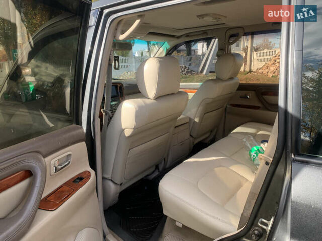 Черный Лексус ЛХ, объемом двигателя 4.66 л и пробегом 403 тыс. км за 8900 $, фото 9 на Automoto.ua