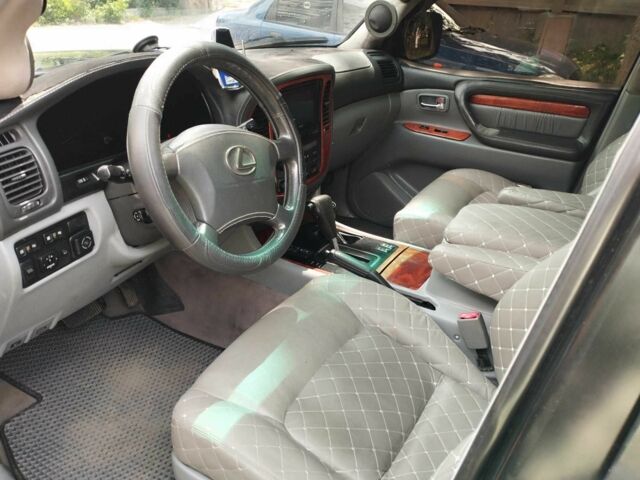 Черный Лексус ЛХ, объемом двигателя 4.7 л и пробегом 330 тыс. км за 11999 $, фото 12 на Automoto.ua