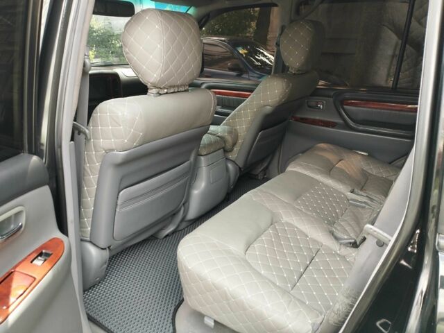 Черный Лексус ЛХ, объемом двигателя 4.7 л и пробегом 330 тыс. км за 11999 $, фото 18 на Automoto.ua