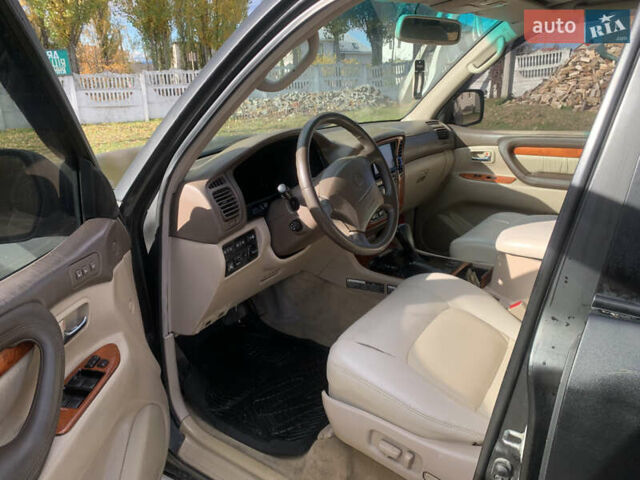 Черный Лексус ЛХ, объемом двигателя 4.66 л и пробегом 403 тыс. км за 8900 $, фото 7 на Automoto.ua