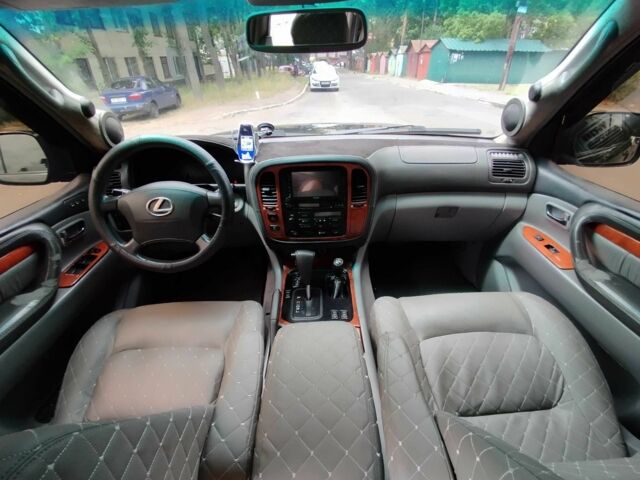 Черный Лексус ЛХ, объемом двигателя 4.7 л и пробегом 330 тыс. км за 11999 $, фото 23 на Automoto.ua