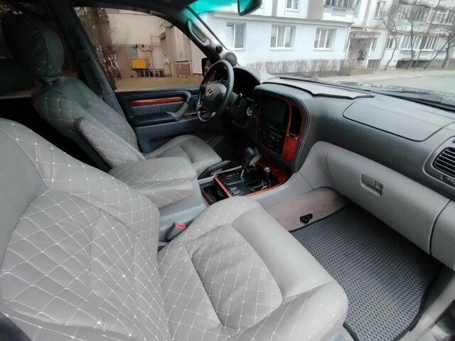 Черный Лексус ЛХ, объемом двигателя 4.7 л и пробегом 358 тыс. км за 12500 $, фото 10 на Automoto.ua