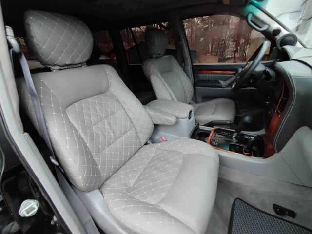 Черный Лексус ЛХ, объемом двигателя 4.7 л и пробегом 358 тыс. км за 12500 $, фото 9 на Automoto.ua