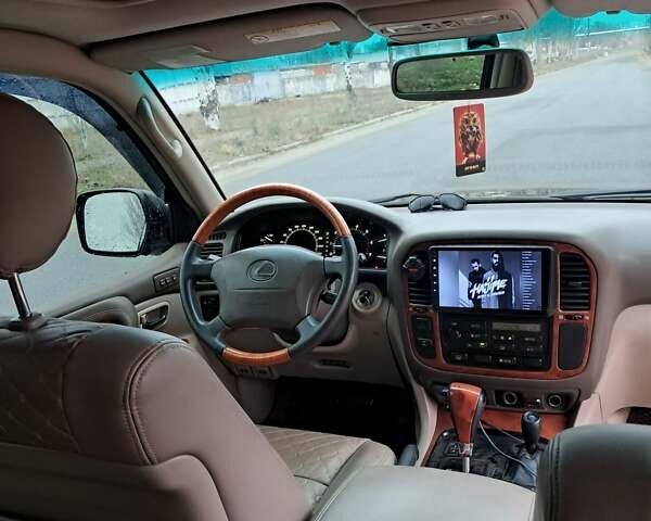 Черный Лексус ЛХ, объемом двигателя 4.67 л и пробегом 435 тыс. км за 10000 $, фото 3 на Automoto.ua