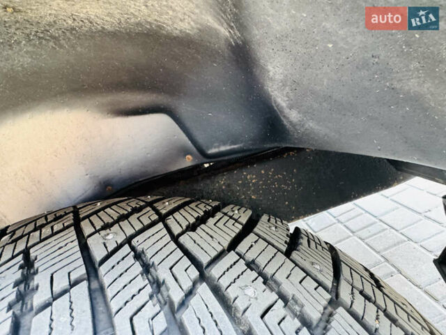 Чорний Лексус ЛХ, об'ємом двигуна 4.66 л та пробігом 348 тис. км за 11200 $, фото 49 на Automoto.ua