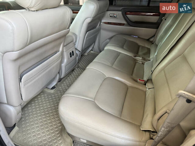Черный Лексус ЛХ, объемом двигателя 4.67 л и пробегом 193 тыс. км за 10700 $, фото 9 на Automoto.ua