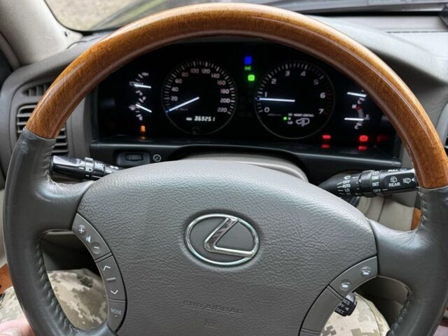 Черный Лексус ЛХ, объемом двигателя 4.7 л и пробегом 365 тыс. км за 13500 $, фото 21 на Automoto.ua