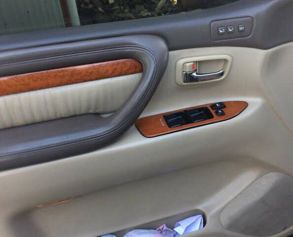 Чорний Лексус ЛХ, об'ємом двигуна 4.67 л та пробігом 286 тис. км за 12500 $, фото 25 на Automoto.ua