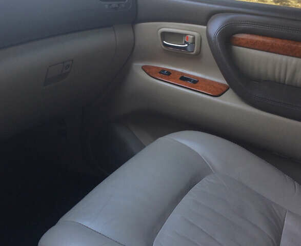 Чорний Лексус ЛХ, об'ємом двигуна 4.67 л та пробігом 286 тис. км за 12500 $, фото 18 на Automoto.ua