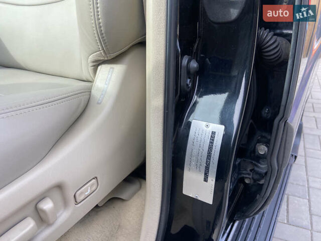 Черный Лексус ЛХ, объемом двигателя 4.7 л и пробегом 187 тыс. км за 13300 $, фото 13 на Automoto.ua