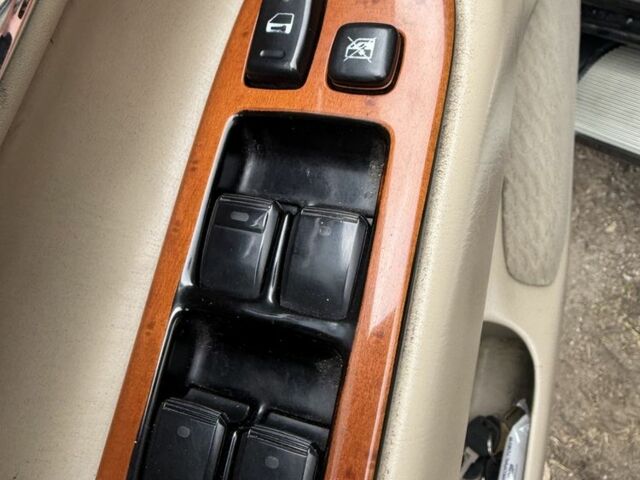 Черный Лексус ЛХ, объемом двигателя 4.7 л и пробегом 365 тыс. км за 13500 $, фото 16 на Automoto.ua