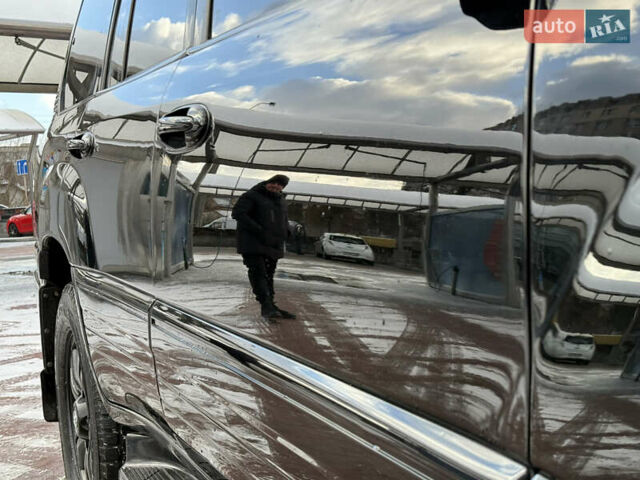 Черный Лексус ЛХ, объемом двигателя 4.7 л и пробегом 290 тыс. км за 11799 $, фото 50 на Automoto.ua
