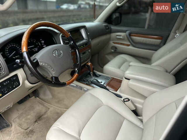 Черный Лексус ЛХ, объемом двигателя 4.66 л и пробегом 286 тыс. км за 13799 $, фото 9 на Automoto.ua