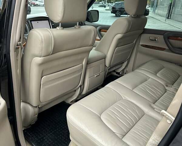 Черный Лексус ЛХ, объемом двигателя 4.66 л и пробегом 192 тыс. км за 23500 $, фото 25 на Automoto.ua