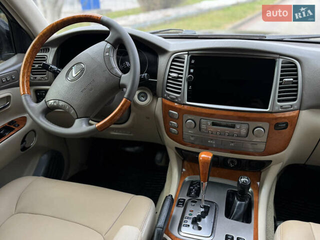 Чорний Лексус ЛХ, об'ємом двигуна 4.7 л та пробігом 250 тис. км за 12900 $, фото 15 на Automoto.ua