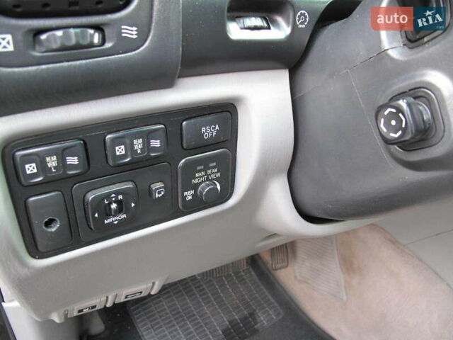 Чорний Лексус ЛХ, об'ємом двигуна 4.66 л та пробігом 303 тис. км за 13800 $, фото 19 на Automoto.ua