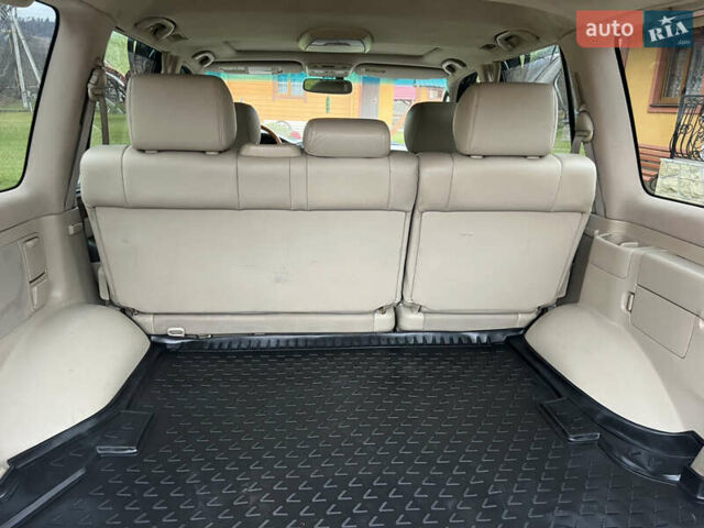 Черный Лексус ЛХ, объемом двигателя 4.66 л и пробегом 260 тыс. км за 13500 $, фото 9 на Automoto.ua