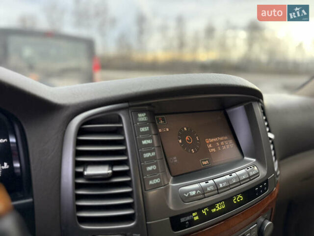 Черный Лексус ЛХ, объемом двигателя 4.7 л и пробегом 286 тыс. км за 13750 $, фото 7 на Automoto.ua