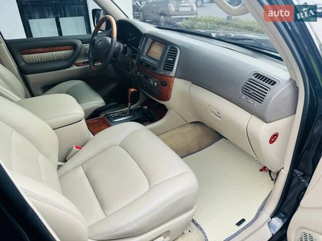 Черный Лексус ЛХ, объемом двигателя 4.67 л и пробегом 291 тыс. км за 11800 $, фото 8 на Automoto.ua