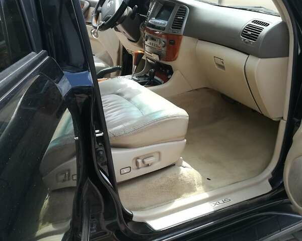 Черный Лексус ЛХ, объемом двигателя 4.7 л и пробегом 232 тыс. км за 15800 $, фото 9 на Automoto.ua