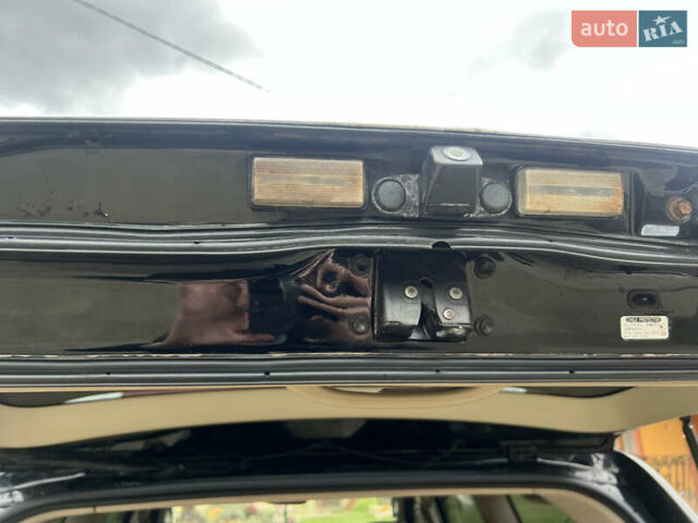 Черный Лексус ЛХ, объемом двигателя 4.66 л и пробегом 260 тыс. км за 13500 $, фото 15 на Automoto.ua