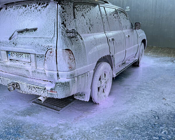 Чорний Лексус ЛХ, об'ємом двигуна 4.7 л та пробігом 300 тис. км за 14300 $, фото 2 на Automoto.ua